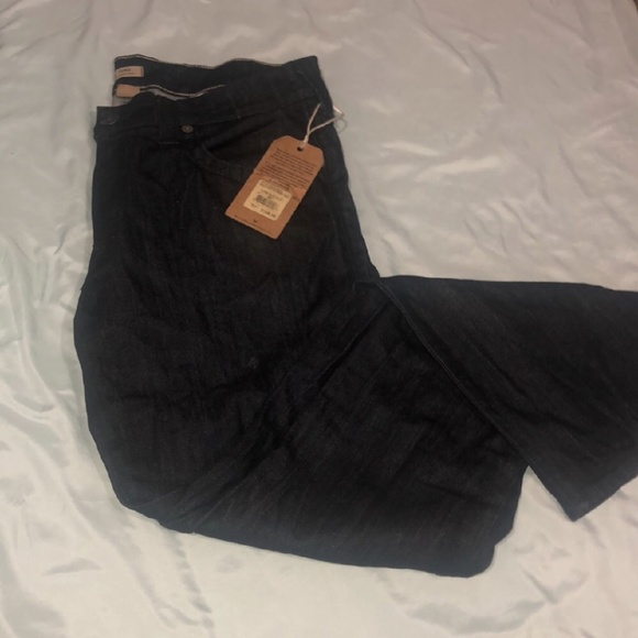 True Religion - Picture 2 of 3